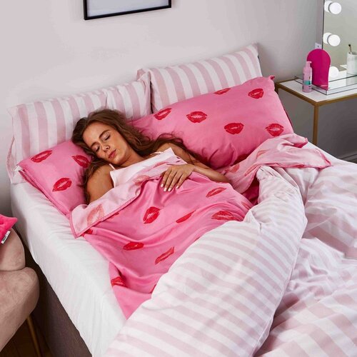 Sassy B Rožnata rjuha 131x215 cm Pouting Lips – Cene