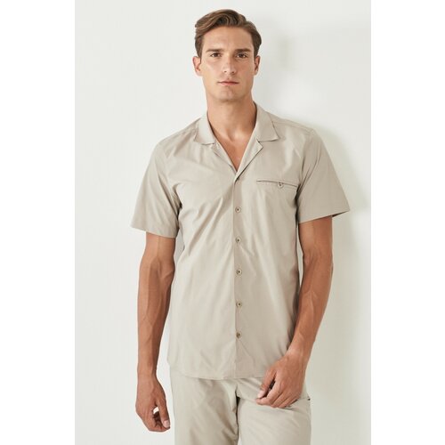 ALTINYILDIZ CLASSICS Men's Beige Slim Fit Slim Fit Mono Collar Short Sleeved Casual Shirt. Slike