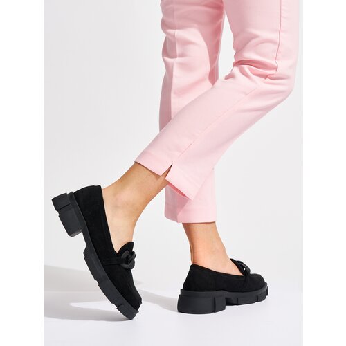 GOODIN Black women&amp;#039;s loafers with a decorative chain Slike