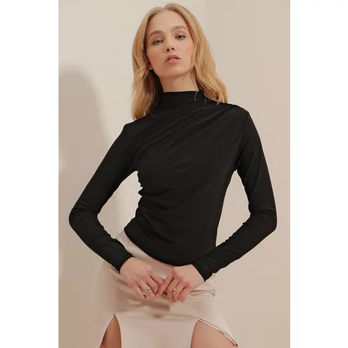 Trend Alaçatı Stili Women's Black Stand Up Collar Sandy Crop Blouse With Draped Shoulder