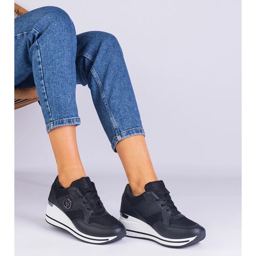Gemre Eralda women&amp;#039;s black sneakers adorned with a metallic insert Slike