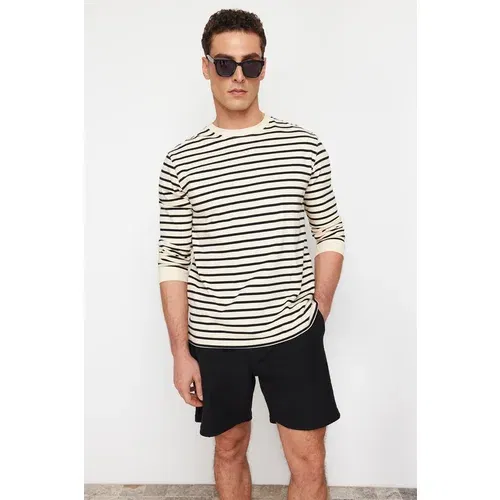 Trendyol Black Regular/Normal Cut Textured Thick Shorts