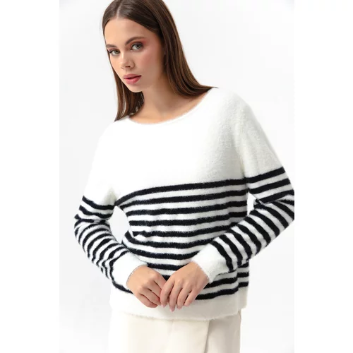 Lafaba Women's White Crewneck Striped Knitwear Sweater