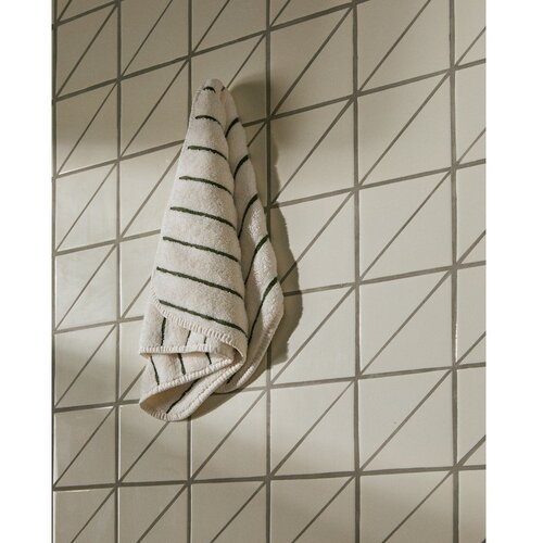 Kave Home Zeleni/bež pamučan ručnik od frotira 30x50 cm Dorane &amp;ndash; Slike