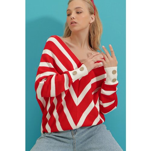 Trend Alaçatı Stili Women's Red V-Neck Bias Striped Oversized Knitwear Sweater Cene