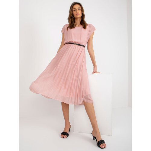 Fashion Hunters Light pink pleated dress with black belt Slike