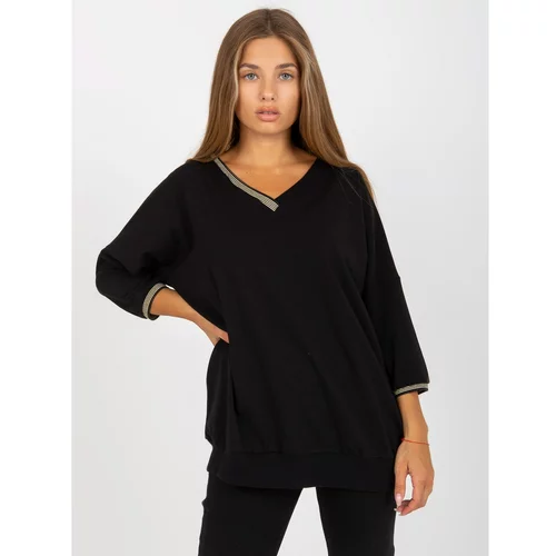 Fashion Hunters A black casual blouse with a V-neck RUE PARIS