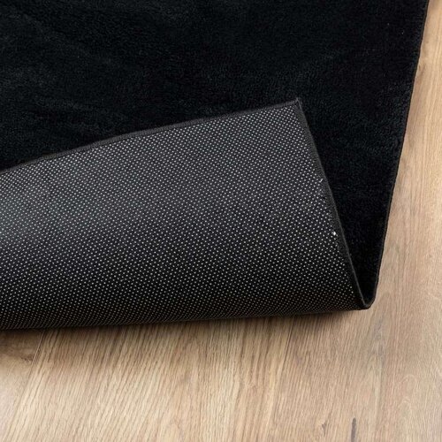  OVIEDO kratkih vlakana crni 120 x 120 cm Slike