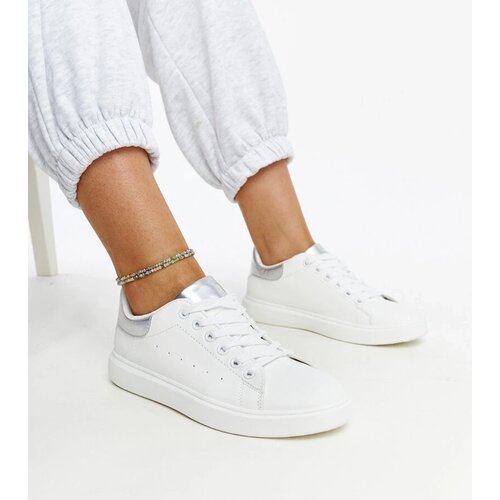 D/CEO White trainers Justar Cijene