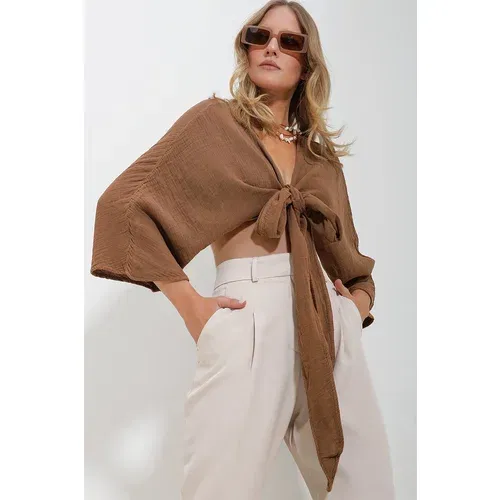 Trend Alaçatı Stili Women's Brown V-Neck Waist Belted Wound Sleeve Crop Linen Blouse