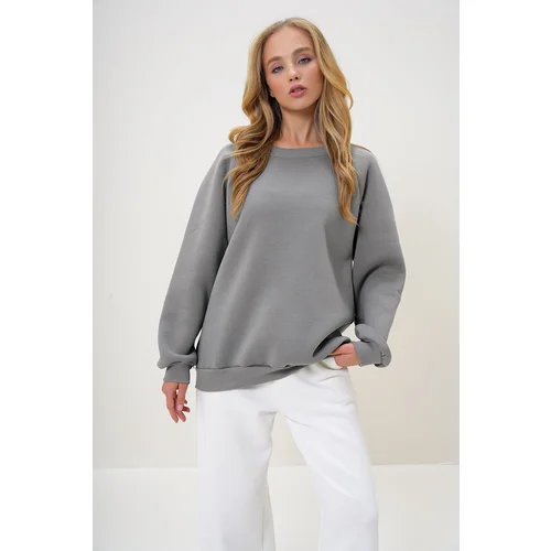 Trend Alaçatı Stili Women's Dyed Gray Crew Neck Raglan Sleeve Three Thread Raised Basic Sweatshirt