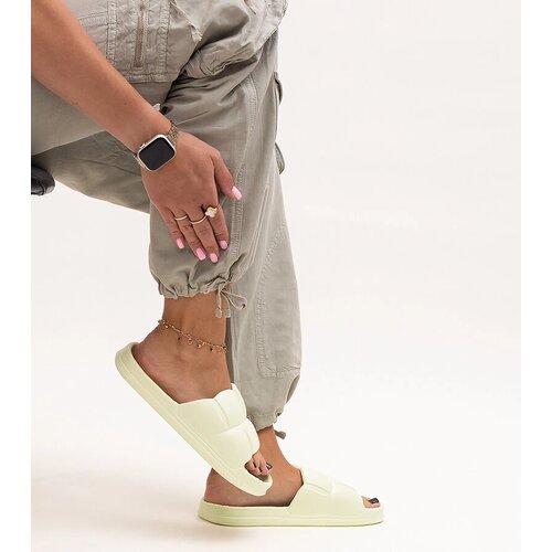  Green foam flip-flops Diamanda Slike