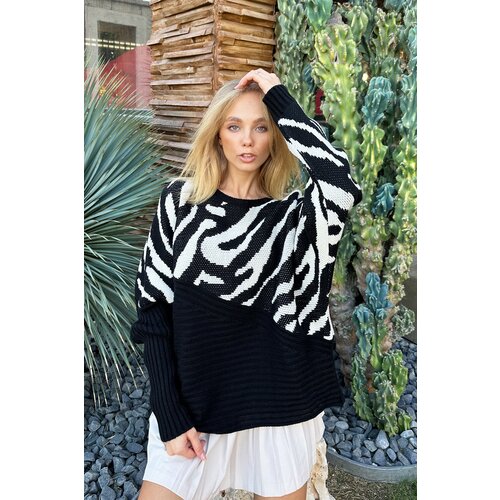 Trend Alaçatı Stili Women's Black Boat Neck Pattern Block Winter Sweater Cene