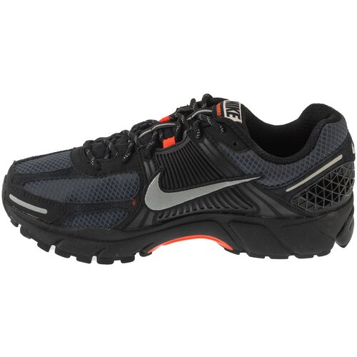 Nike Tek &amp;amp; Trail Zoom Vomero 5 Črna Slike