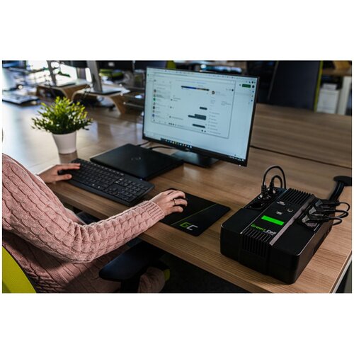 Green cell UPS brezprekinitveno napajanje AiO 800VA Slike