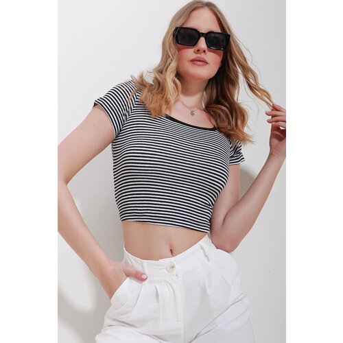 Trend Alaçatı Stili Women's Black Square Neck Striped Crop Blouse Slike