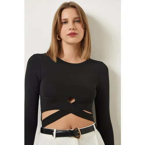  Women's Black Cut Out Detailed Crop Blouse