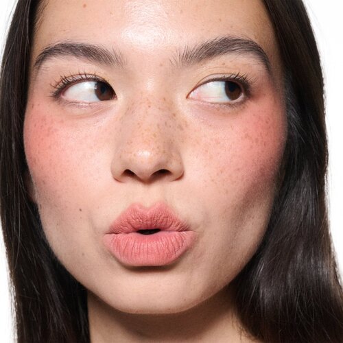 MAC Cosmetics Powder Kiss Lip + Cheek Mousse večnamensko ličilo za ustnice in lica odtenek Mull It Over 5 ml Slike