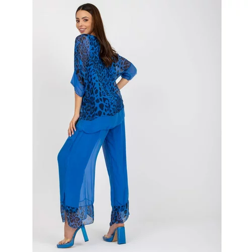 Fashion Hunters Dark blue silk blouse with a print and lining