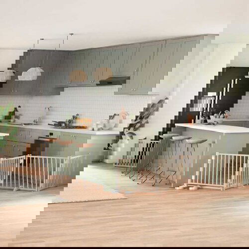 vidaXL Ograda za pse z vrati zložljiva 10 panelov 800 cm topolovina Cene