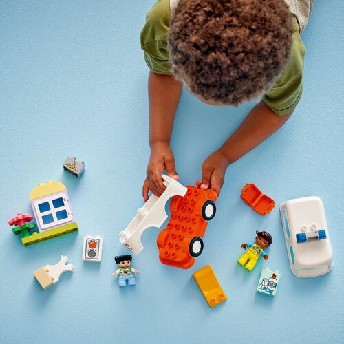 Lego DUPLO&amp;reg; - Kola hitne pomoći i vozač (10447) Slike