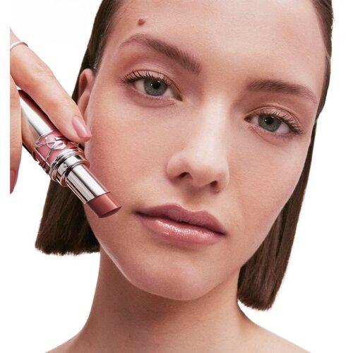 Yves Saint Laurent Loveshine Lip Oil Stick vlažilna sijoča &amp;scaron;minka za ženske 202 Peachy Glow 3,2 g Slike