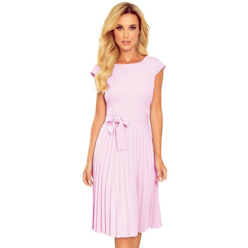 Numoco Pleated dress with binding Cene