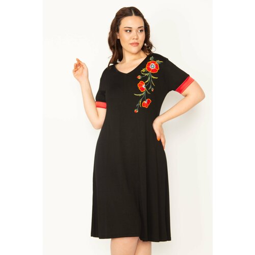 Şans Women's Plus Size Black Embroidery Detailed Sleeve Satin V-Neck Dress Cene