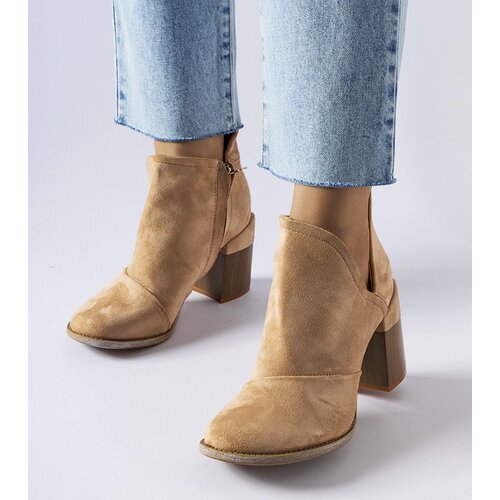 Gemre Beige ankle boots with a cut-out Marinella Cene