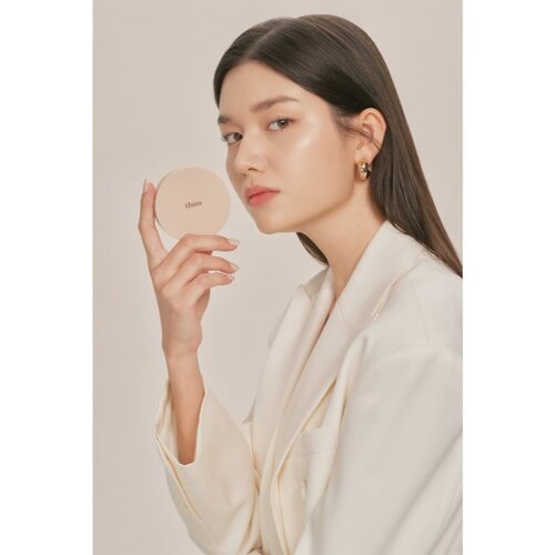 Thim Luminous Skin Cushion dugotrajni puder u spužvici za sjaj i hidrataciju nijansa 21 Light Beige 15 g Slike