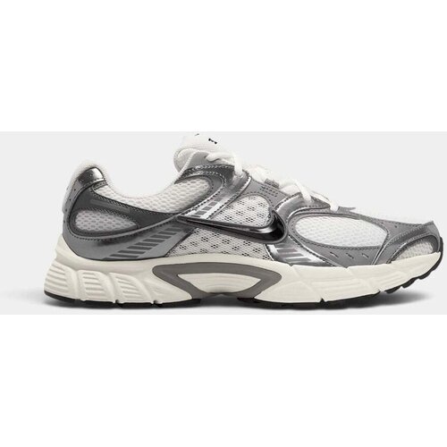 Nike Modne superge V5 RNR Phantom Pencil Point Bela Slike