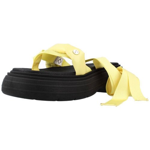 YELLOW Sandali &amp;amp; Odprti čevlji DAYTONA Rumena Slike