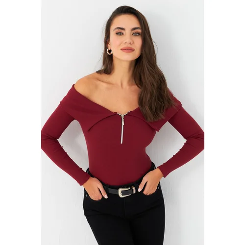 Cool & Sexy Women's Burgundy Zippered Madonna Collar Blouse