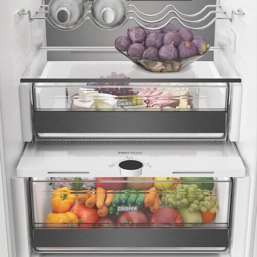 Whirlpool ugradni kombinovani frižider WHK2 5323 B5E1 Slike