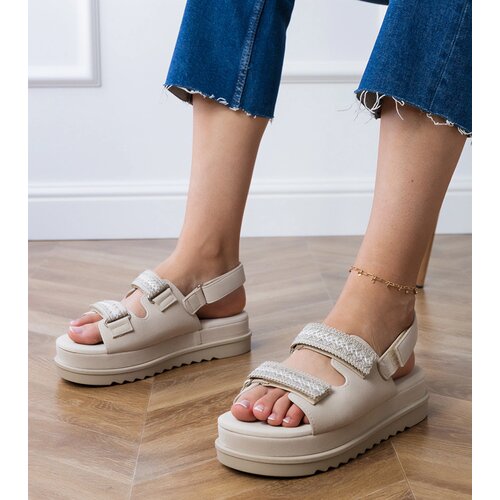 Gemre Beige sandals with embroidered straps on a platform Jenisej Cene