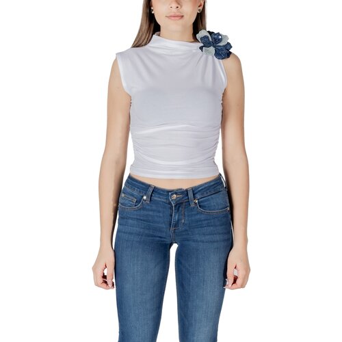 Guess Majice s kratkimi rokavi ARIANE 3D EMBROIDERY W5GP32 J1314 Bela Slike