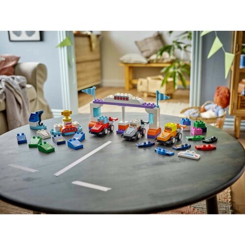 Lego DUPLO Town trkački automobili i vozači tima f1 Cene