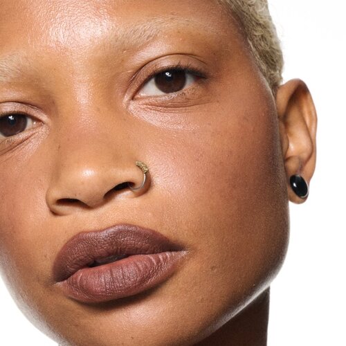 MAC Cosmetics Powder Kiss Lip + Cheek Mousse večnamensko ličilo za ustnice in lica odtenek Chestnut 5 ml Slike