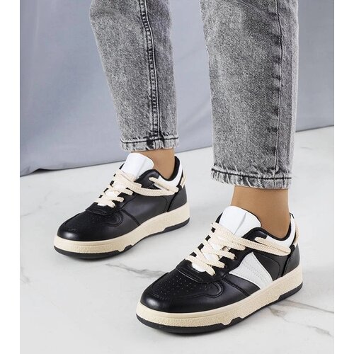 D/CEO White trainers Justar Cene