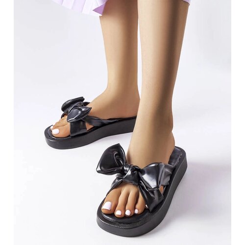 Gemre Black platform flip-flops with a bow Edvard Cene