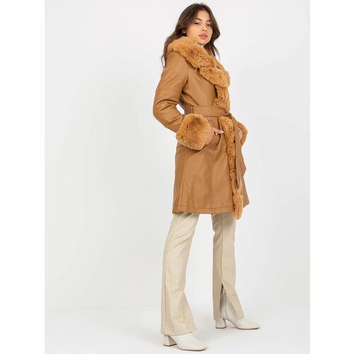 Fashion Hunters Camel coat made of artificial leather with fur and belt Slike