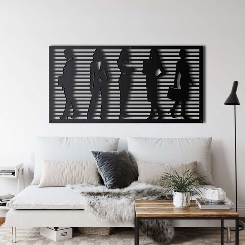 Wallxpert metalni zidni ukras 5194, siluete pet poslovnih ljudi u ramu sa prugama, 61 x 31 cm, crni Cene