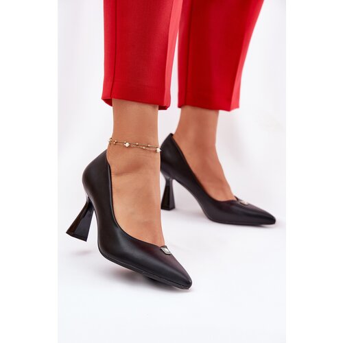 VINCEZA Elegant Heels on a Flared Stiletto Cene