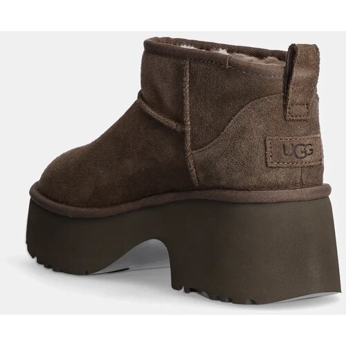 Ugg Gležnječe od bru&amp;scaron;ene kože Classic Ultra Mini New Heights za žene, boja: smeđa, s debelom potpeticom, s toplom podstavom, 1158311-HCK Slike