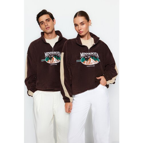 Trendyol Brown Unisex Oversize Zipper Stand-Up Collar Sleeves Stripe City Embroidery Fleece Sweatshirt. Slike