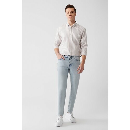 Avva Men's Light Blue Vintage Washed Flexible Slim Fit Slim Fit Jean Trousers Cene