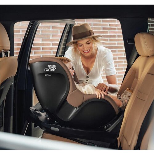 Britax Romer autosjedalica i-Size 61-105 cm Dualfix Pro M Lux warm caramel 2000040897 Slike