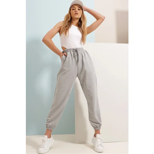 Trend Alaçatı Stili Women's Gray Melange Elastic Two Yarn Sweatpants