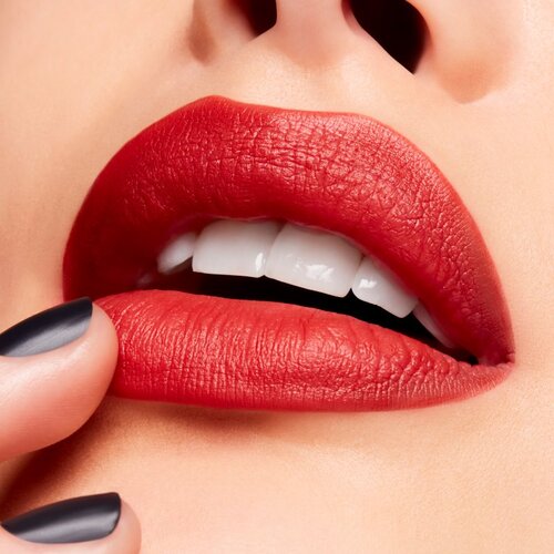 MAC Cosmetics Powder Kiss Velvet Blur Slim Stick mat vlažilna &amp;scaron;minka odtenek Devoted To Chili 2 g Slike