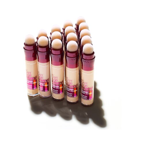 Maybelline Instant Age Rewind tekući korektor sa spužvastim aplikatorom 6,8 ml nijansa 02 Nude Slike